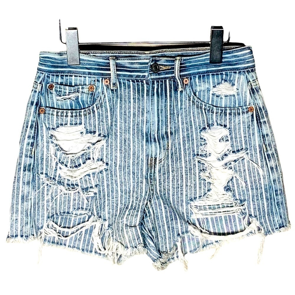 🔥🔥American Eagle distressed striped shorts